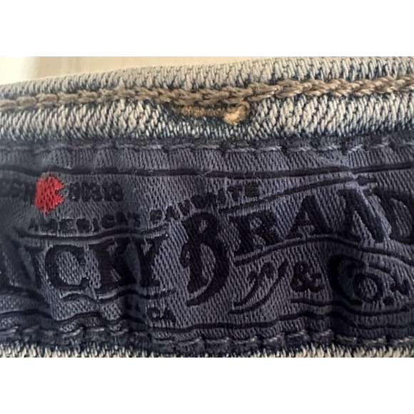 Lucky Brand Bridgette Woman SZ 8/29 Distressed Shark Bite Raw Hem Skinny Jeans - Picture 11 of 16